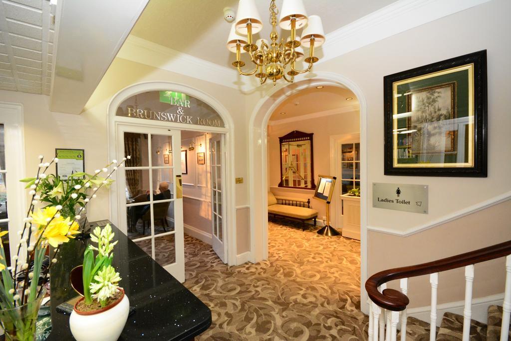 The Crescent Hotel Скарборо Экстерьер фото