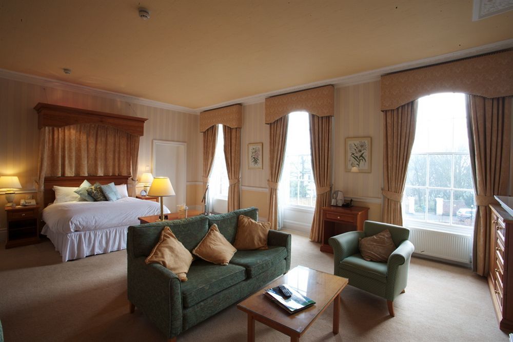 The Crescent Hotel Скарборо Экстерьер фото